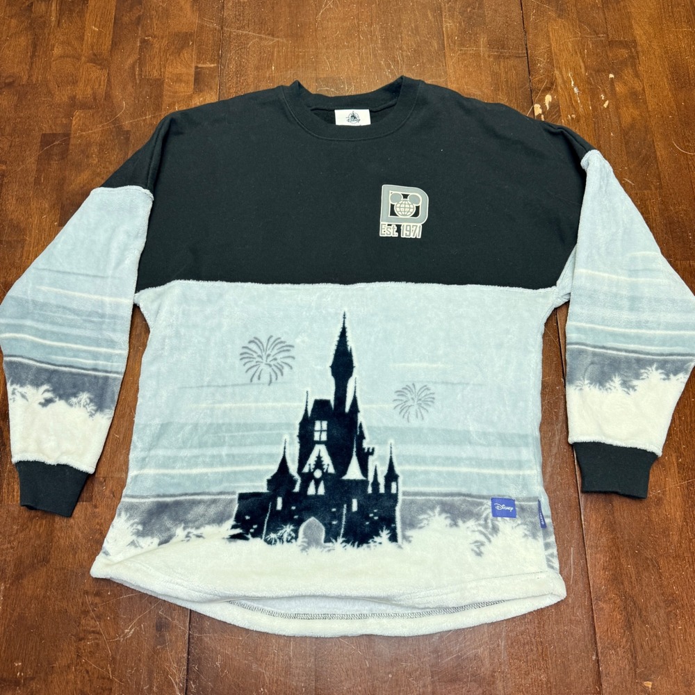 Disney Spirit Jersey Walt World Castle Fireworks Plush Fleece Top Women's Small‎